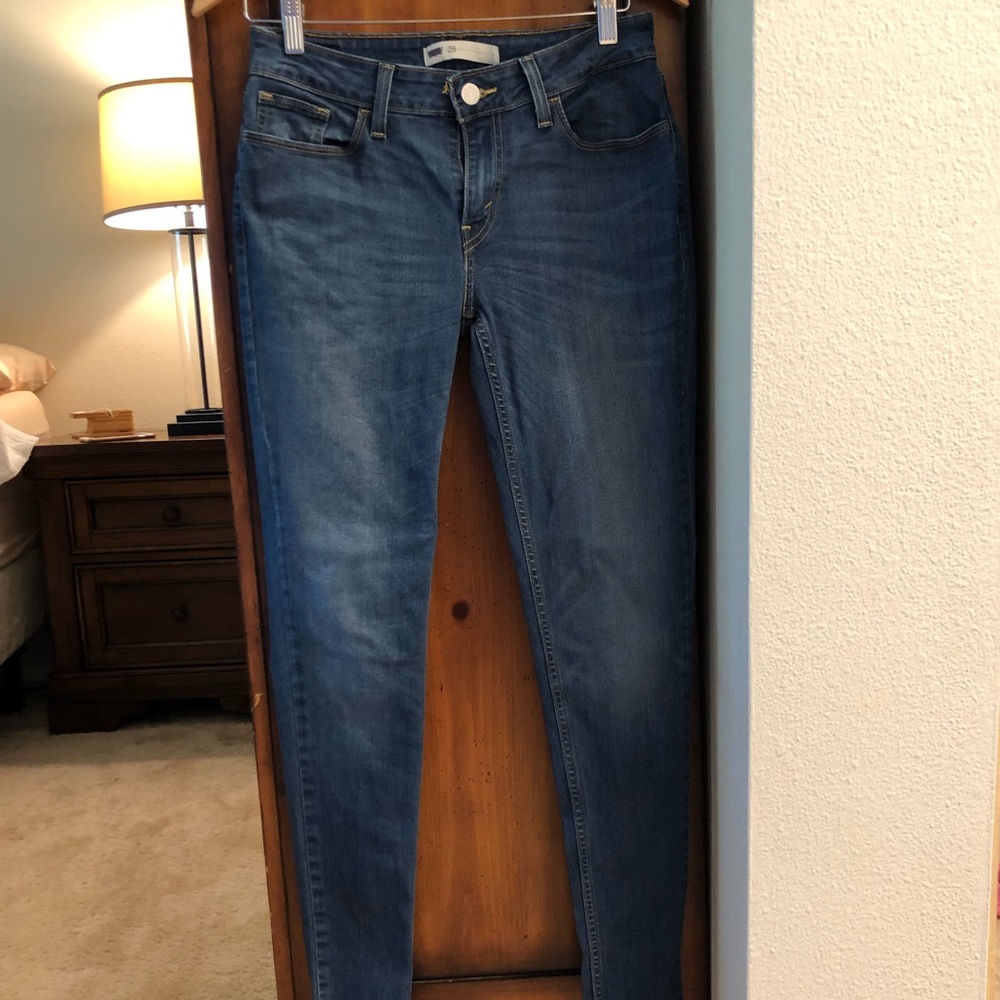 Levi’s Skinny Jeans 29x30” ankle length.